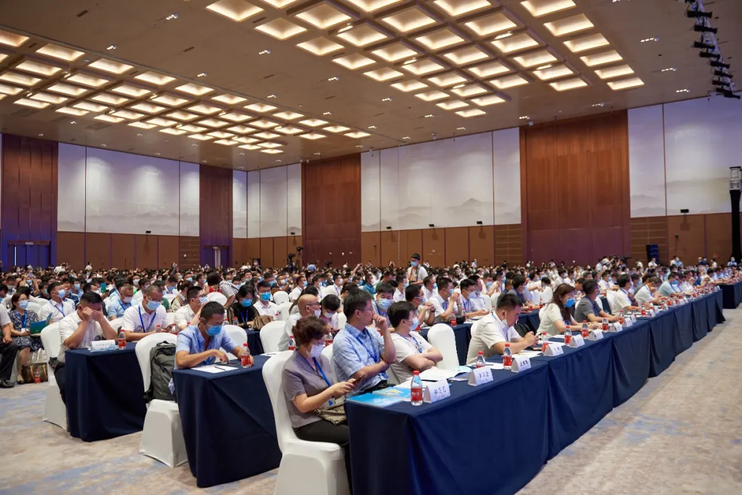 第七届工程建设行业互联网大会进行中，章管家首次展出智能印章柜